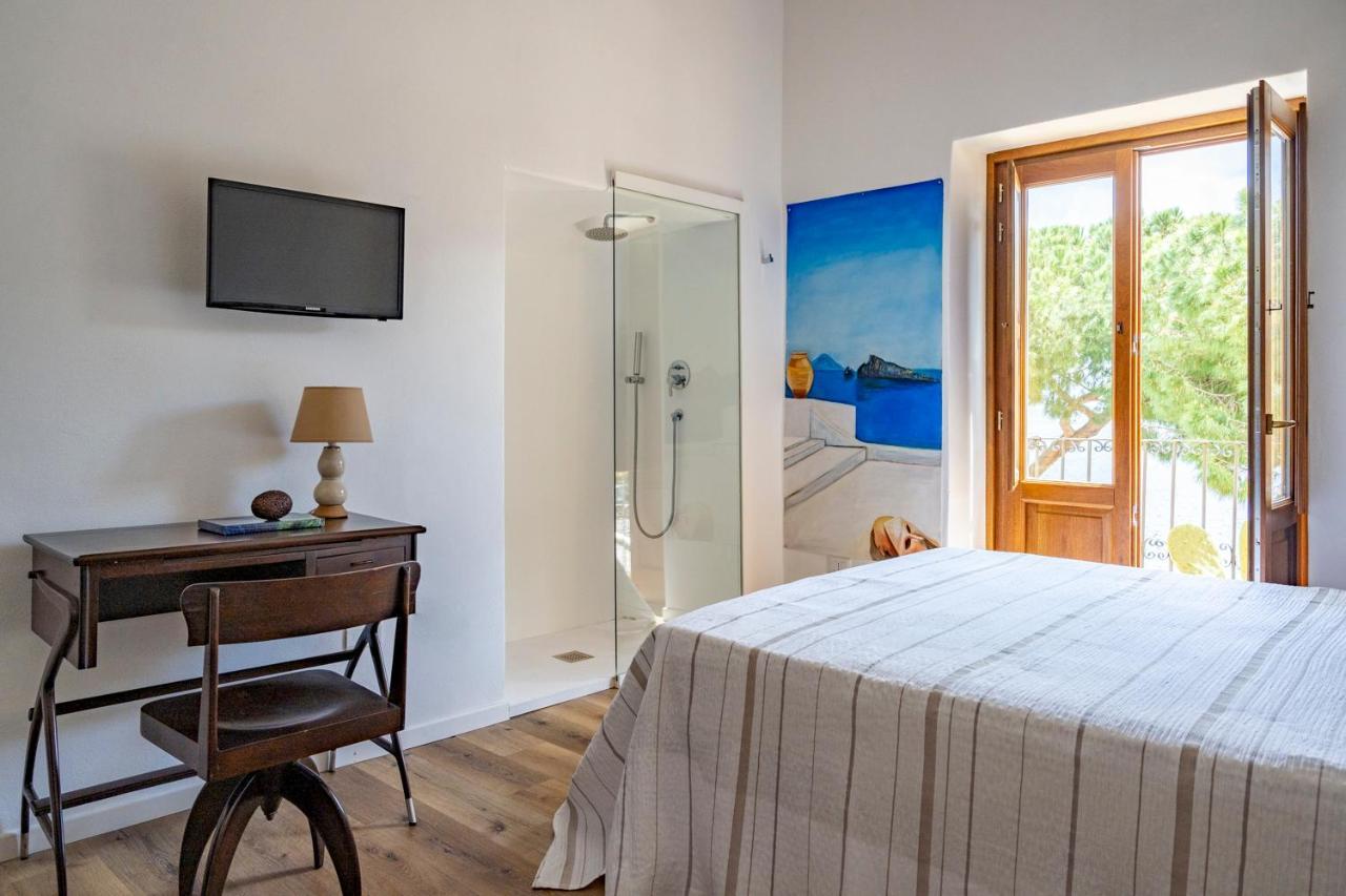 Iancura - B&B Di Design A Salina ซานตา มาริน่า ซาลินา ภายนอก รูปภาพ