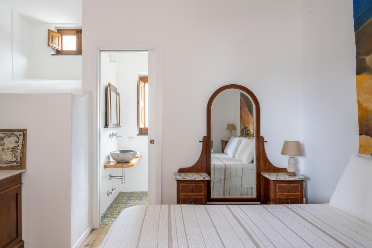 Iancura - B&B Di Design A Salina ซานตา มาริน่า ซาลินา ภายนอก รูปภาพ